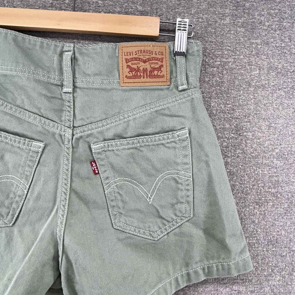 Levi's High Waist Mom Shorts Women Size 26 Green Casual Summer - Picture 3 of 9